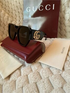 New Gucci GG0956S Black Sunglasses with Gold Double G Accent